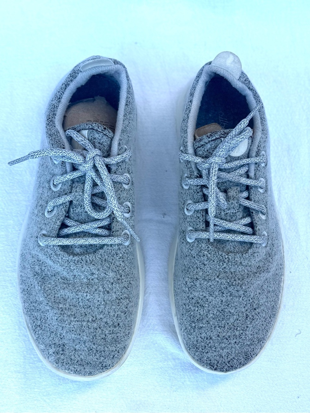 Pale gray Allbirds Merino Wool Runners Men 9 / Women 10 EUC